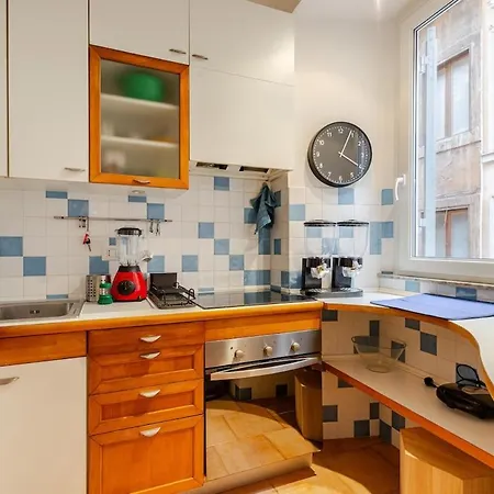 Apartment Trevi Fountain La Dolce Rom